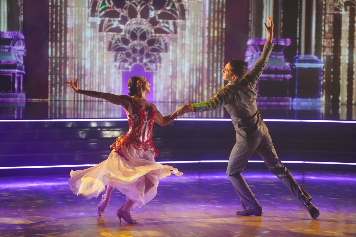 NevSchulman's tweet photo. Hope you can tune in tonight. Voting starts nationwide at 8pm EST. Text “Nev” to 21523. #TeamBeNeevers #DWTS https://t.co/DUpb53VsZj
