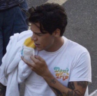 SUNDROPHAZ's tweet photo. Yea sex is cool but have you ever seen Harry styles with his hair gelled back and in comfy clothes? 🥺✨ https://t.co/OY2qEJJgqu