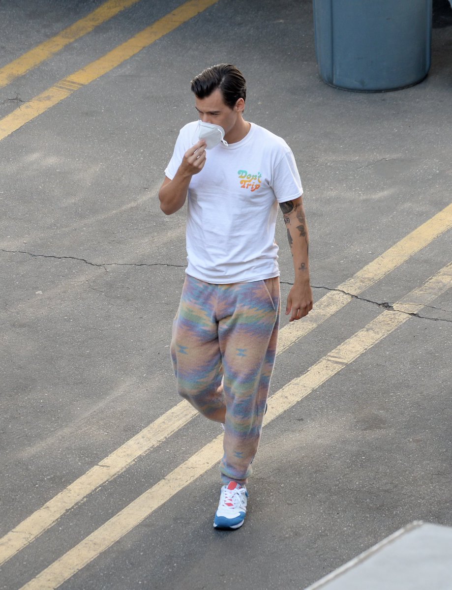 SUNDROPHAZ's tweet photo. Yea sex is cool but have you ever seen Harry styles with his hair gelled back and in comfy clothes? 🥺✨ https://t.co/OY2qEJJgqu