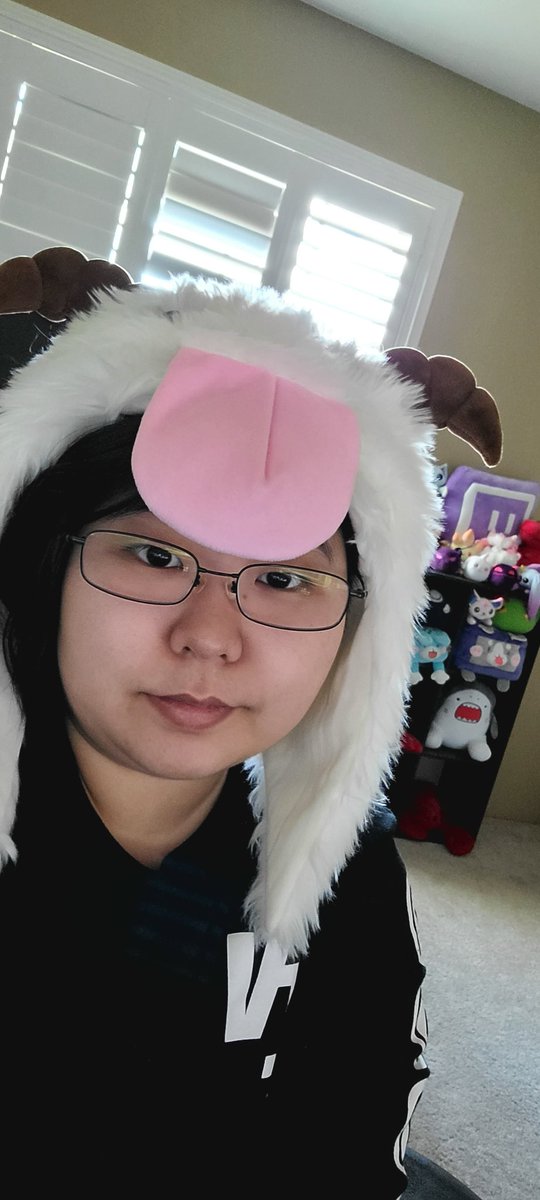 LunariValkyrie's tweet photo. Going live on twitch! Gonna try to play a bunch of Samira and Seraphine today!! https://t.co/DQv8wTxXGv 

Might stream later tonight on YouTube after dinner as well, but we'll have to see! 

#LGBTQIA #TwitchStreamer #Youtuber #YoutubePartner #ValkStreams https://t.co/BO3lk8bVYP