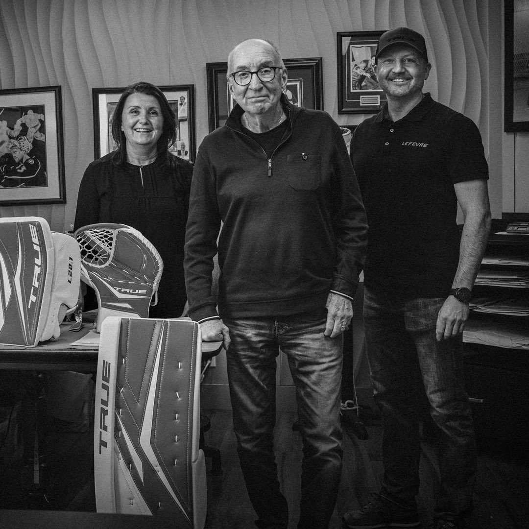 truetemperhcky's tweet photo. Meet our newest family member! In our Montreal factory, the @Lefevregoalie team has handcrafted the first set of TRUE goalie equipment for Jonathan Bernier of the @DetroitRedWings. 
It’s an honor to craft these for Jonathan - welcome to #TeamTRUE!
#PlayTRUE #TRUEgoalie https://t.co/tZmpckfQlJ