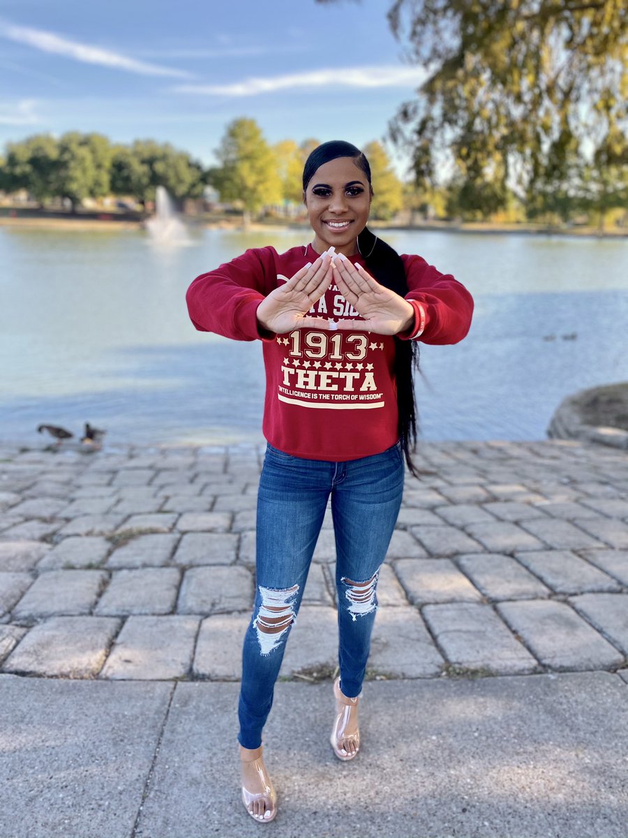 qweenki_'s tweet photo. it's Madam President to you ❤️🐘
#IntrinsicJoy
#LitSix
#Fall20
#FallForwardWithZH
#AOML https://t.co/DtzXxOBhDe
