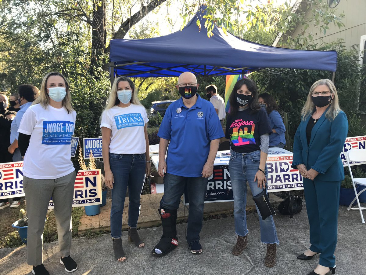 JusticeTriana's tweet image. ¡Que honor! DNC Chairman @TomPerez joined us today on our lit drop in Austin! Chair Perez knows the importance of having a fair and balanced Supreme Court in Texas, the biggest battle ground in this fight for justice, for democracy, for decency.