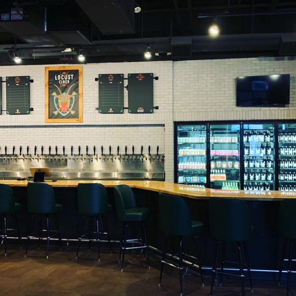 LocustCiderCO's tweet photo. OPENING SOON: Our NEW taproom in Lakewood at Belmar! We will have oodles of our #hardcider flavors on tap & in cans as well as an expanded food menu that includes #flatbreadpizzas, all to enjoy in our taproom, on our patio or for #takeout.
#openingsoon #belmartaproom #CantWait https://t.co/uv3iRjCjtF