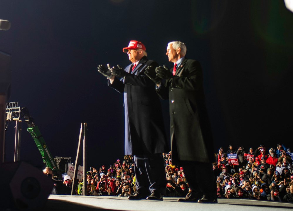 Mike_Pence's tweet photo. MICHIGAN FOR TRUMP! It was amazing to be in Traverse City with @KarenPence and THOUSANDS of Americans who are ready for four more years of President @realDonaldTrump! #MAGA 🇺🇸 https://t.co/3Q8tGFEliv