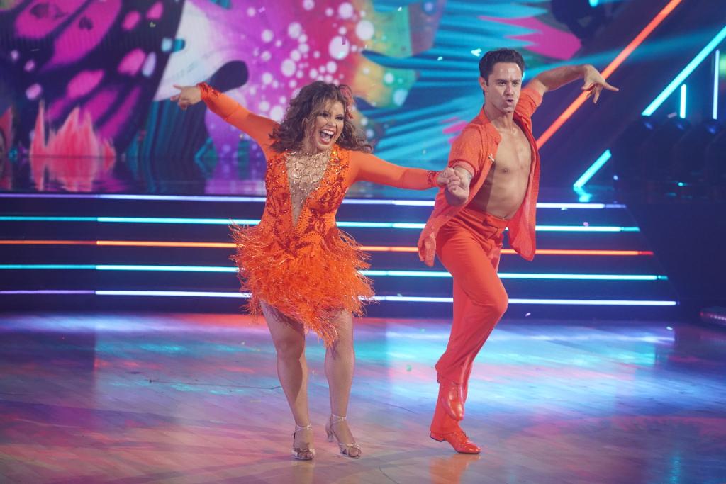 Between the rhythm of the drums and #TeamLOCOmotion’s hips... We can’t sit still! 🙌 @JustinaMachado #DWTS