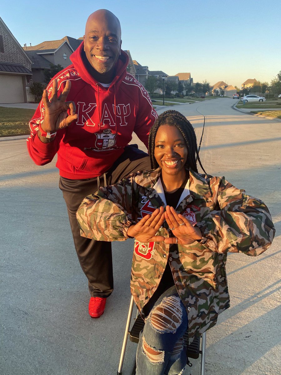 mstall_'s tweet photo. The legacy continues!
It’s been a long journey but Delta Sigma Theta is the only way 🔺🐘
•29 Elements of iZHolation
•11 - Impassioned
•Fall ‘20
•Zeta Eta
#FallForwardWithZH #AOML #DST1913 #Fall20 #Doub1eTroub1e 🔺🐘 https://t.co/zpKsyqt2Be