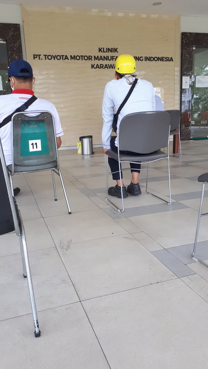 koplohnemen's tweet photo. Yang ke embuh X antri untuk rappid test....
Itulah bukti perusahaan peduli terhadap asetnya selalu menjaga kondisi kesehatan karyawannya👍
#TMMIN
#covidcepatlahberlalu
#jagakesehatan https://t.co/FRMUiTicUz