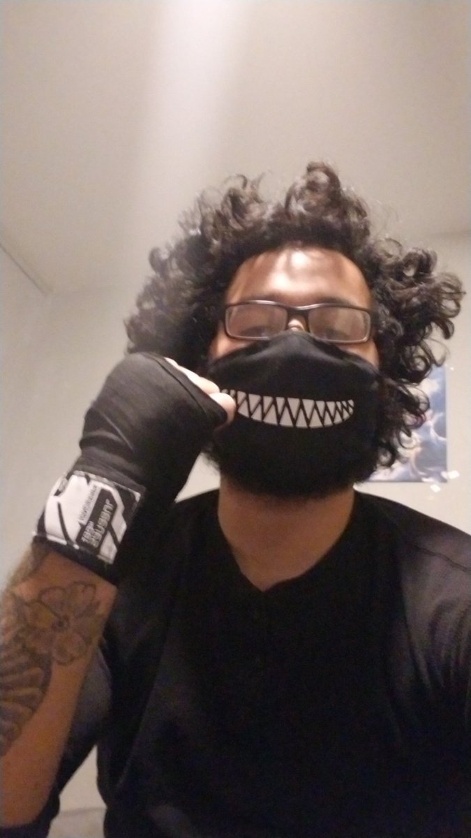1ceSnake's tweet photo. Got a my wraps yesterday now I just gotta get my gloves 😈 https://t.co/Fqtd6DxW2z