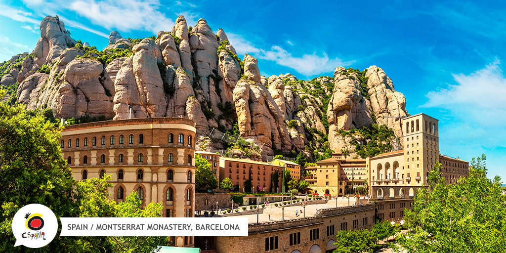 SpainInJapan's tweet image. ➡️ バルセロナ近郊、むきだしの奇岩が並ぶ山に佇むのは、モンセラット修道院。登ってみるとわかりますが、雄大な景色にどこかしら良い気が漂うカタルーニャ州の聖なる地です。中に祀られている守護聖母、黒いマリアにもぜひ会ってきましょう。

👉 buff.ly/35JvYsp

#BackToSpain