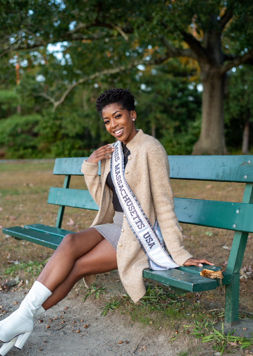 DanielleCutillo's tweet photo. Check out my photography series, Women Who Inspire over on my Instagram page, DanielleCutilloPhotography! My first shoot is with the amazing @sabrinakvictor, @missmausa! ✨👑 https://t.co/FskcXBh9Np