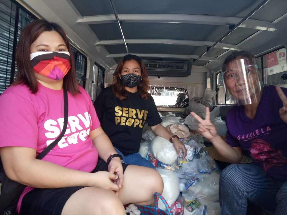 GabrielaWomenPL's tweet photo. LOOK: Gabriela Rep. @ArleneBrosas off to conduct relief operations for victims of fire and typhoon #RollyPH in Bacoor, Cavite. Rice, food packs, and clothes donated to #LingapGabriela will be distributed. https://t.co/mlzWlVGL1E