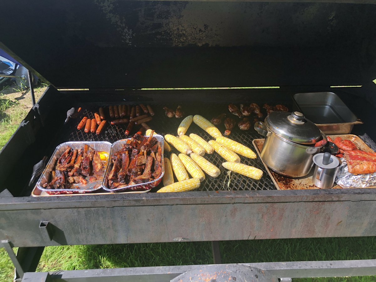 Bleutopia7North's tweet photo. This cold weather is reminding me of how much I miss grillin! 🌭🍔
.
.
#hotdogs #corn #grilling #bbq #bostonbbq #pulledpork #ribs #babybackribs #chicken #bostonfoodies #events #catering #localbusiness #local #newenglandfood #newenglandfoodie #nycfood #nycfoodie #yummy https://t.co/JC9ZEf5bug