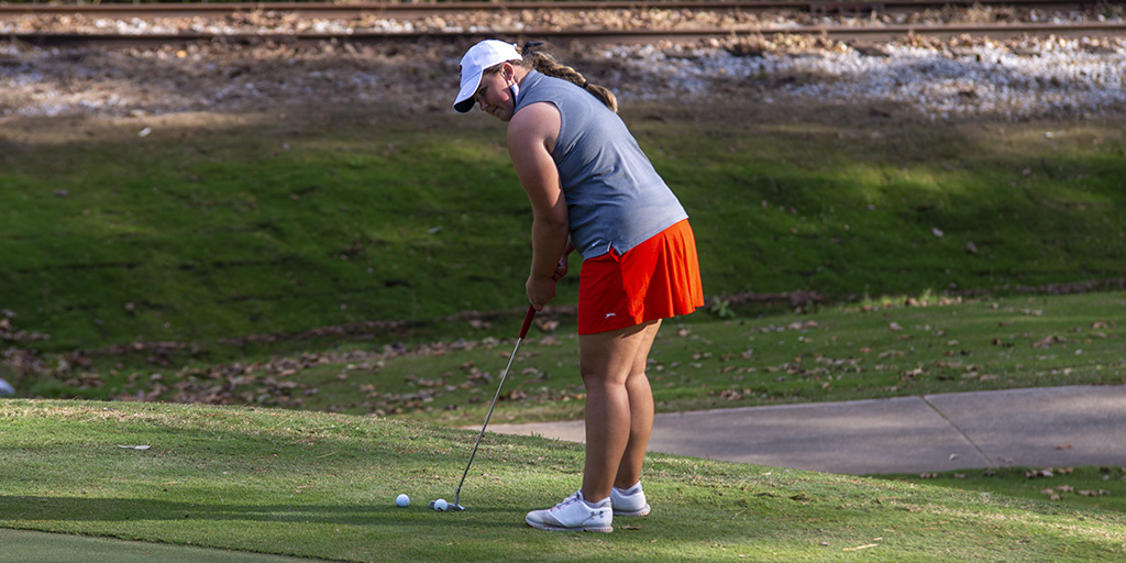 CBUBucsGolf's tweet photo. .@KennaHughes1 finished in 6️⃣th place at the Full Moon Invite, giving her a pair of top-10 finishes at both of our fall tournaments! #BUCNation ⚡️TCB⚡️ https://t.co/X1Gp9ti7rd