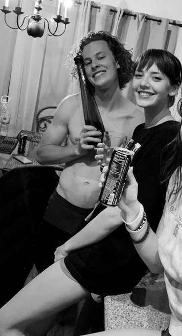 Watch 𝕝𝕖𝕟𝕒's leaked NSFW photo on TwXstars