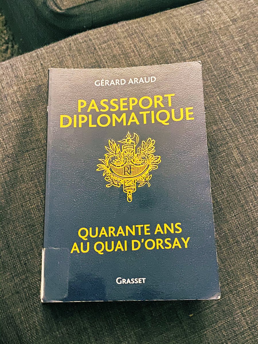 Yann_Leb's tweet photo. 2 mois d'attente à la @opl_bpo, c'était long,mais c'est enfin mon tour de mettre la main sur le livre de @GerardAraud. 
C'est parti pour une plongée dans 40 ans de diplomatie, de relation 🇫🇷-🇺🇸 et de multilatéralisme. https://t.co/jtmHwwbH5A