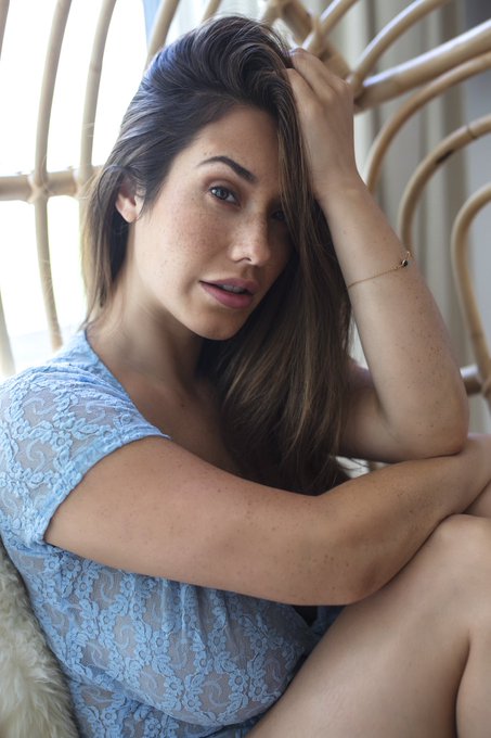 Free for 24 hours  https://t.co/nQUhzhDxbZ https://t.co/iQegpFBdPL