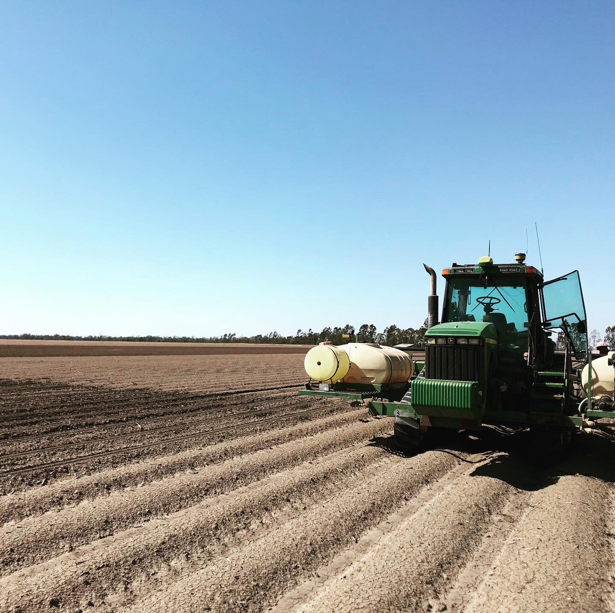 Perfect day to plant a trial <a href="/RoundupReadyAU/">RoundupReadyCropsAU</a> #womeninag #cottontrial #lovemyjob