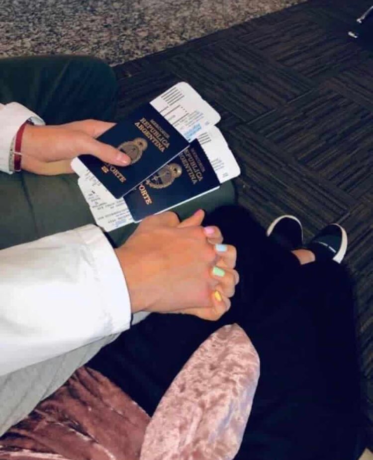 HaroldMatos's tweet photo. Tu Y Yo pudiéramos estar así pero yo no tengo visa ni tú tampoco😢😬💔 https://t.co/KO1ClL9VXb