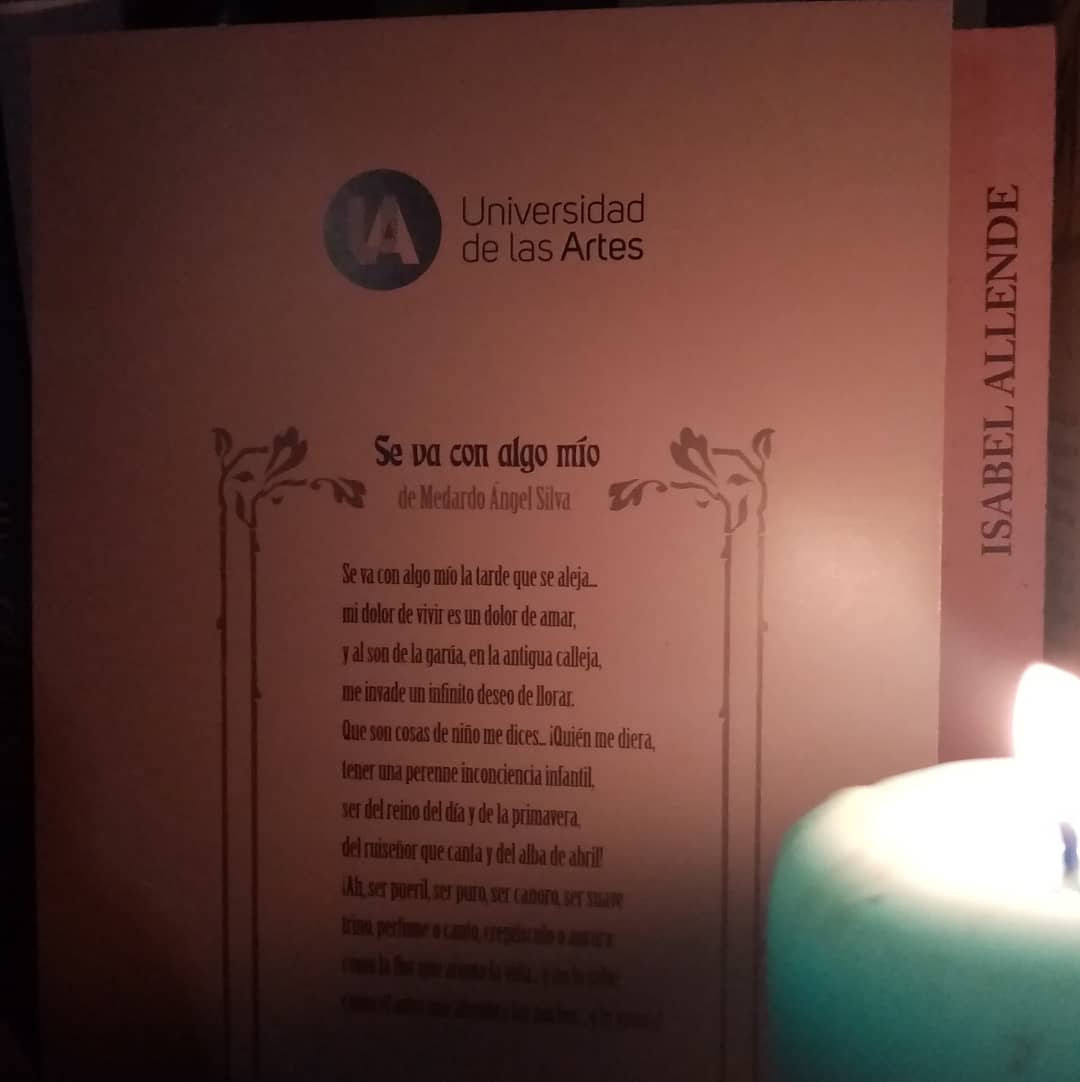 _ChadlerWayne's tweet photo. En vigilia por la defensa de la educación pública en Artes.

#LaUAsedefiende
#UArtesResiste https://t.co/XCnzNs5jQ1