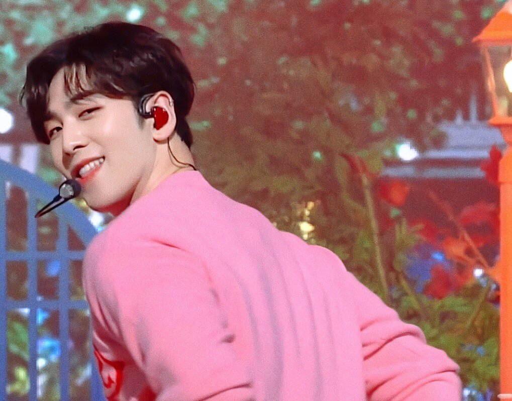 191103 #백호 
인기가요