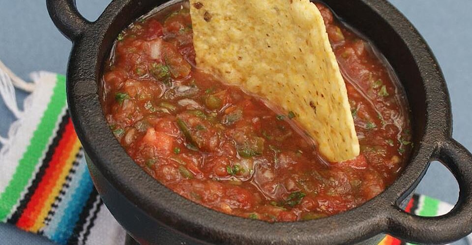 Awaken180's tweet photo. You'll love having a batch of healthy, homemade salsa ready in the fridge!

Find the full recipe here: https://t.co/Z8te7dw3HA

#AwakenApproved #CookWithAwaken180 #Awaken180 #HealthyRecipes #HealthyFood #Homemade #Foodie #Lifestyle #Goals https://t.co/f5KqVH5vxx