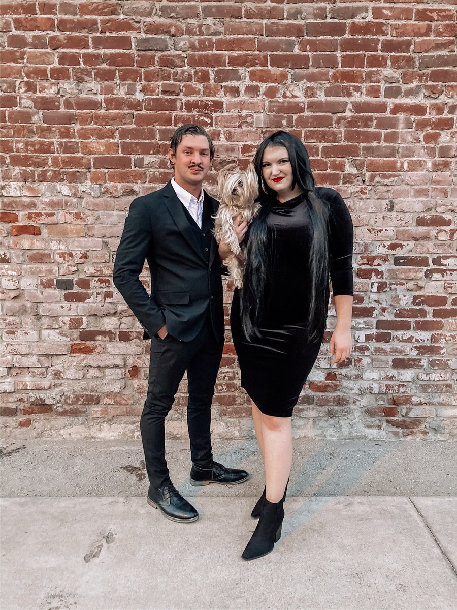 kami_clark_'s tweet photo. 🖤They're creepy and they're kooky, 
Mysterious and spooky, 
They're altogether ooky, 
The Addams Family🖤 #halloween2020 https://t.co/rvHA2xwxsy