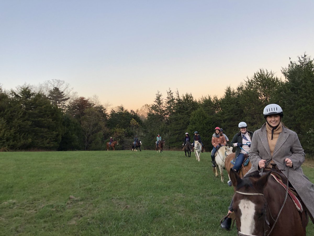 K_Spoto's tweet photo. @msbraeuer @Ms_Parnell_1 @MissVWeiss, Paz, Zwegat, Haserodt, Ackleson &amp; I went on a lovely evening trail ride in Front Royal! It was great to decompress and grow as a team 🐎 https://t.co/cIyp5xuZF5