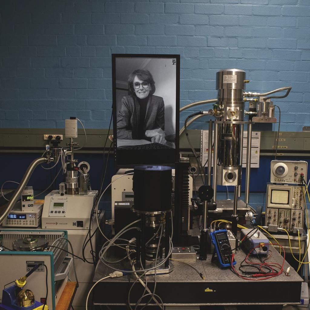 In my wildest dreams I never thought I'd be in VOGUE magazine, but here I am, in my superconductivity lab @CSIRO. It’s wonderful that women in STEM careers are being held up as role models. Congrats @vogueaustralia and VOGUE Codes on a great initiative. tinyurl.com/y5z9mon3