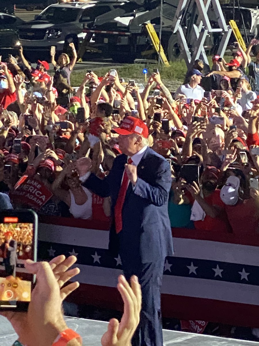 GOPFIU's tweet photo. Last nights trump rally showed us just how ready Miami Dade County is for #FourMoreYears with a yuuuge turnout! Remember Election Day is the last day to Vote! Let’s #KeepAmericaGreat and #KeepFloridaRed! 🐘🇺🇸 https://t.co/hWgtZvvypF