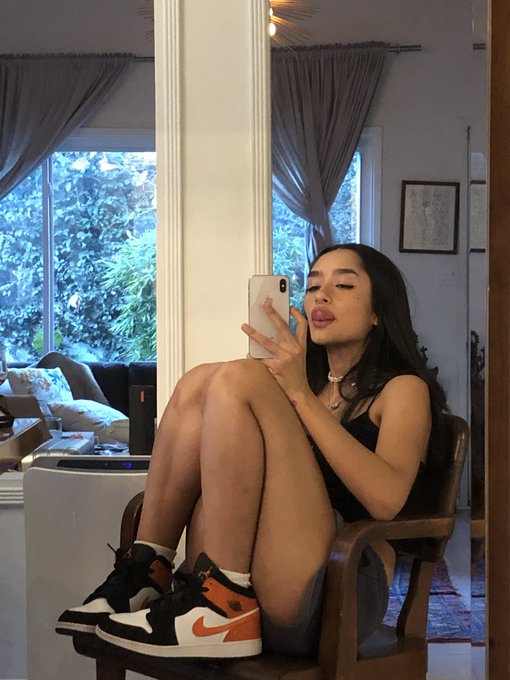 in the mood for an entanglement https://t.co/h5Z3V06aW6