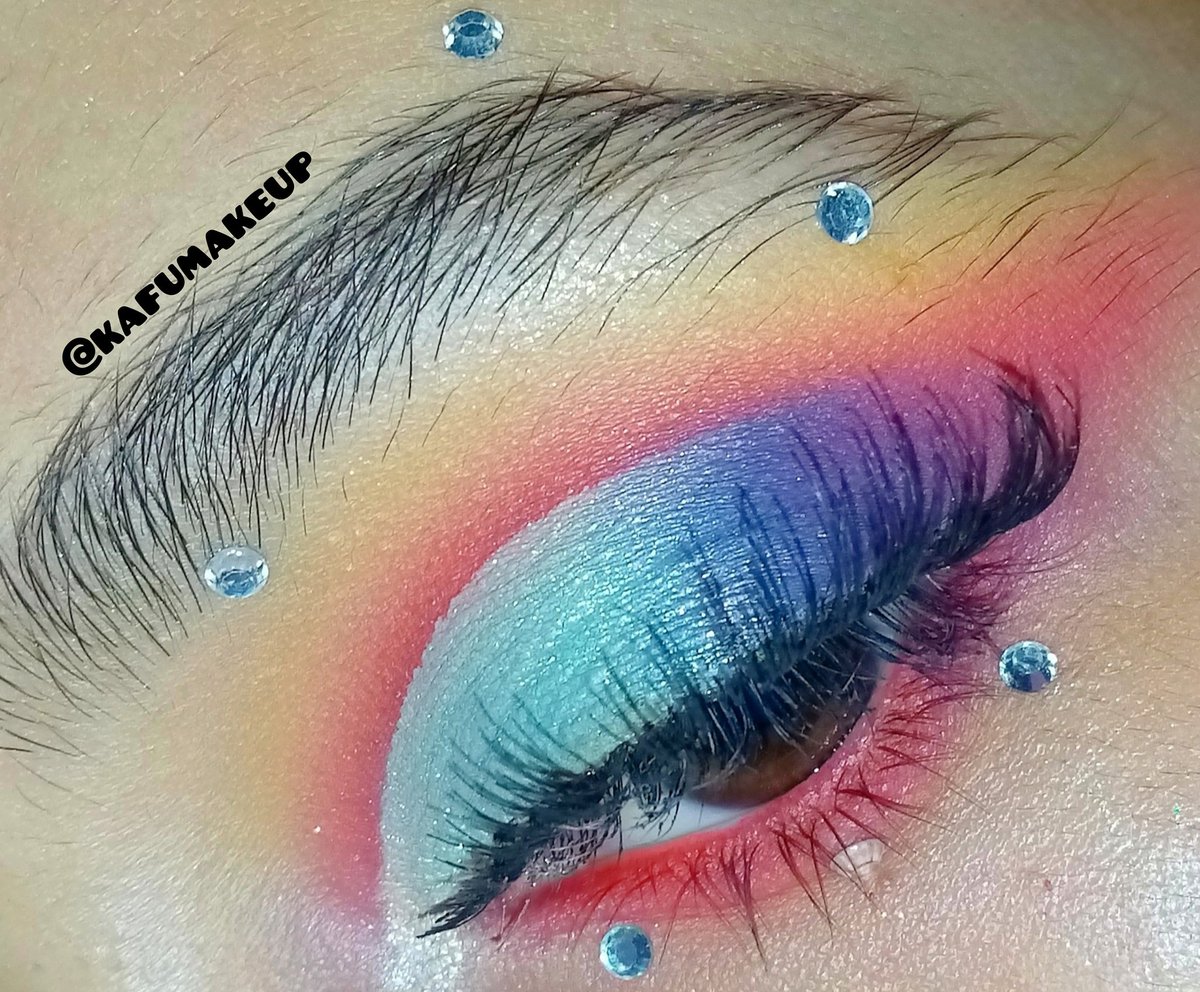 kafumakeup's tweet photo. Hello beauties 🌈, today I bring you this look full of color I hope you enjoy it as much as I do, if so, don't forget to leave your 💖✨
Follow me for more @kafumakeup https://t.co/a1LEp3nWei