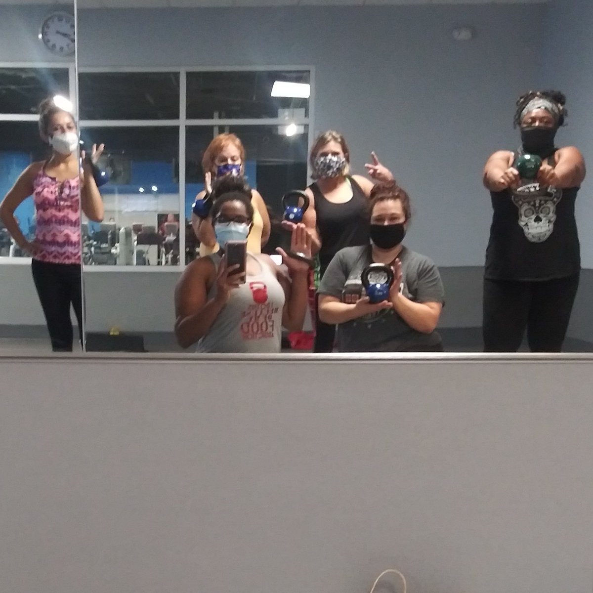 Chawnie_2020's tweet photo. That #KettlebellAMPD Class was 🔥🔥Fire🔥🔥 Tonight !!!
Thank you #blinknrh #fitfam for coming out and #gettingstrong (#AMPDSTRONG )with me tonight 💪💪 , Thank you Catalina for allowing me to sub for you 💥💥 , and last but not least thank you Roshunda my #kettlebellsister 🤗 https://t.co/yxWpPF0dJ9