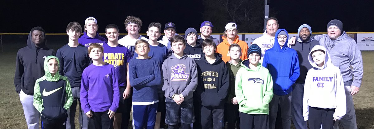 austinwhite64's tweet photo. Love coaching and inspiring our future high school players, these are great kids right here!! Future looks bright! @CHHSPirates @Corinthfootball @CHPirateSports https://t.co/hyB5VjZOTa