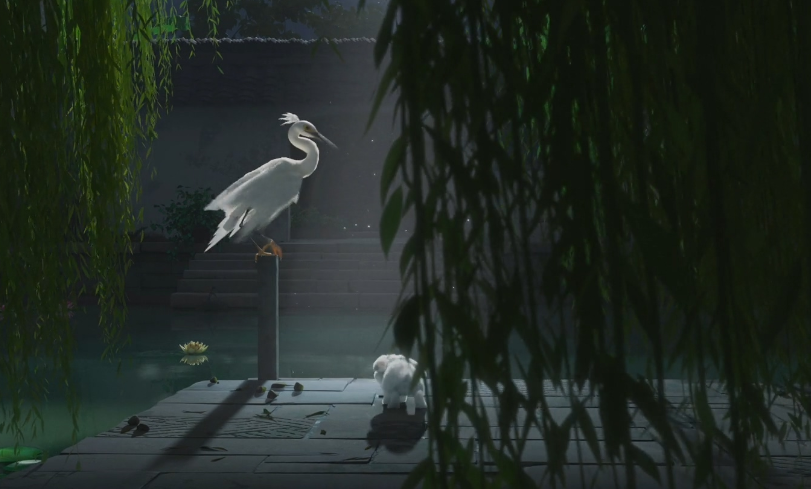 it's implied that this crane is Fei Fei's mother's spirit trying to get her to move on. cranes are seen as very spiritual animals in Chinese myth.