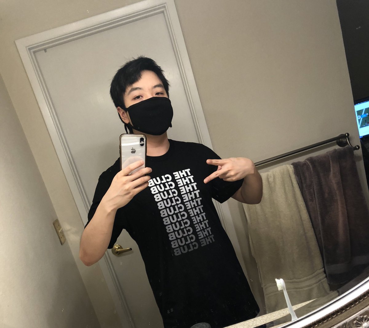 pleaved's tweet photo. @TwitchRussel Cool merch Russel! https://t.co/aXuv5NUiUc