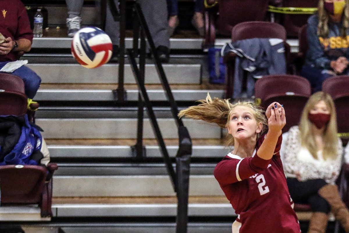 thatphotoguy82's tweet image. Photos from tonight's opening round of the KHSAA volleyball tournament match between @PaintsvilleAth and 
@Russellsports  See story by @SparksWillFly35 later tonight on @ashlandkydaily and in Wednesday's print edition.