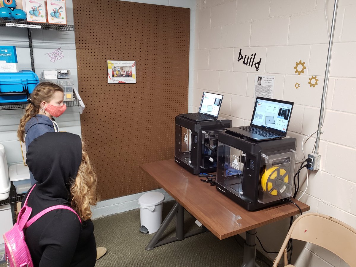 Mahaska4H's tweet photo. We ❤ Maker Monday
#GrowIowa4H #MakingSTEM https://t.co/DdOYokjV8j