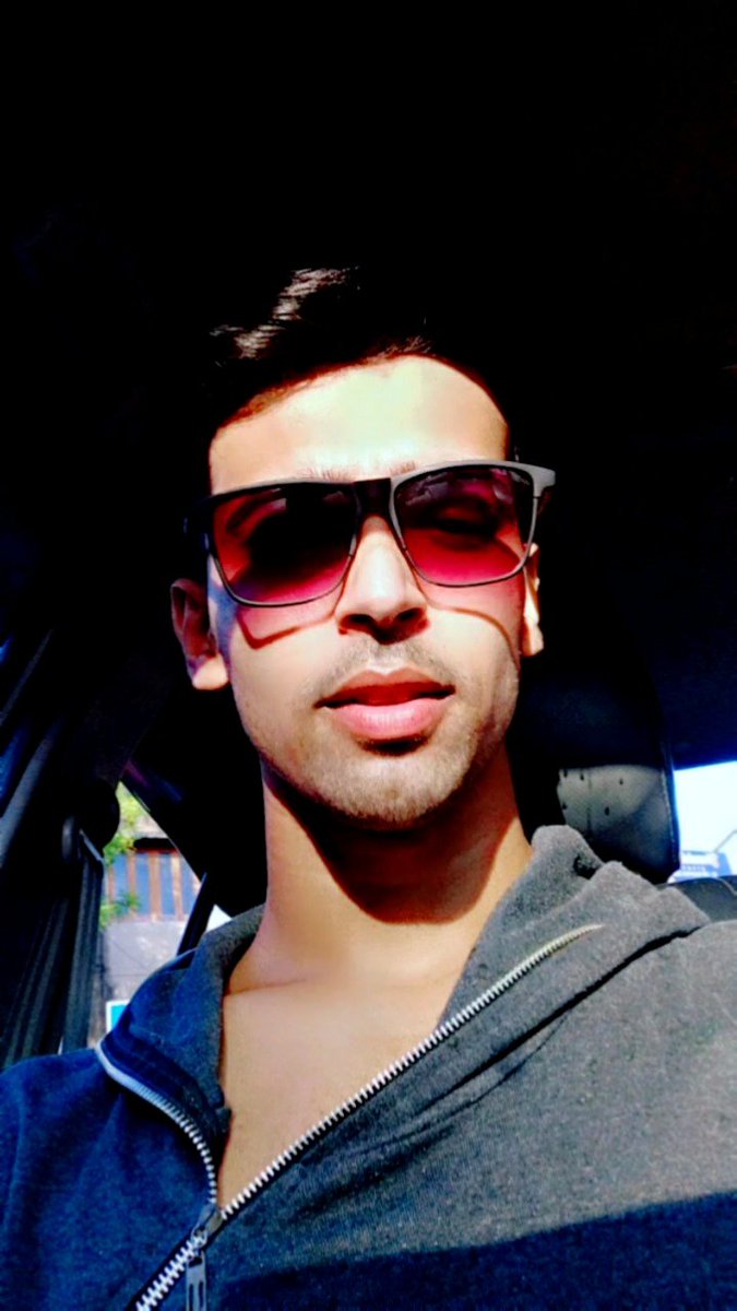 Krishsarkar69's tweet photo. #gd_mrngg_world🤗✌
#Be_urself, #there's #no_one_better😎 https://t.co/OrSvdaF9Dl