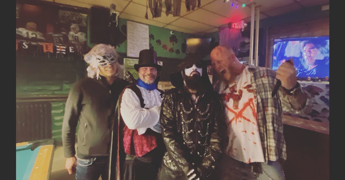 NeverTheSun1's tweet photo. Thank you to everyone who came out Saturday night🤘🤘 🎃🤘👻🤘 #HalloweenNight #neverthesun #alternativemusic #metalmusic #kickassmusic #BaltimoreMaryland #nts #rockon https://t.co/0hrhv5fIJq