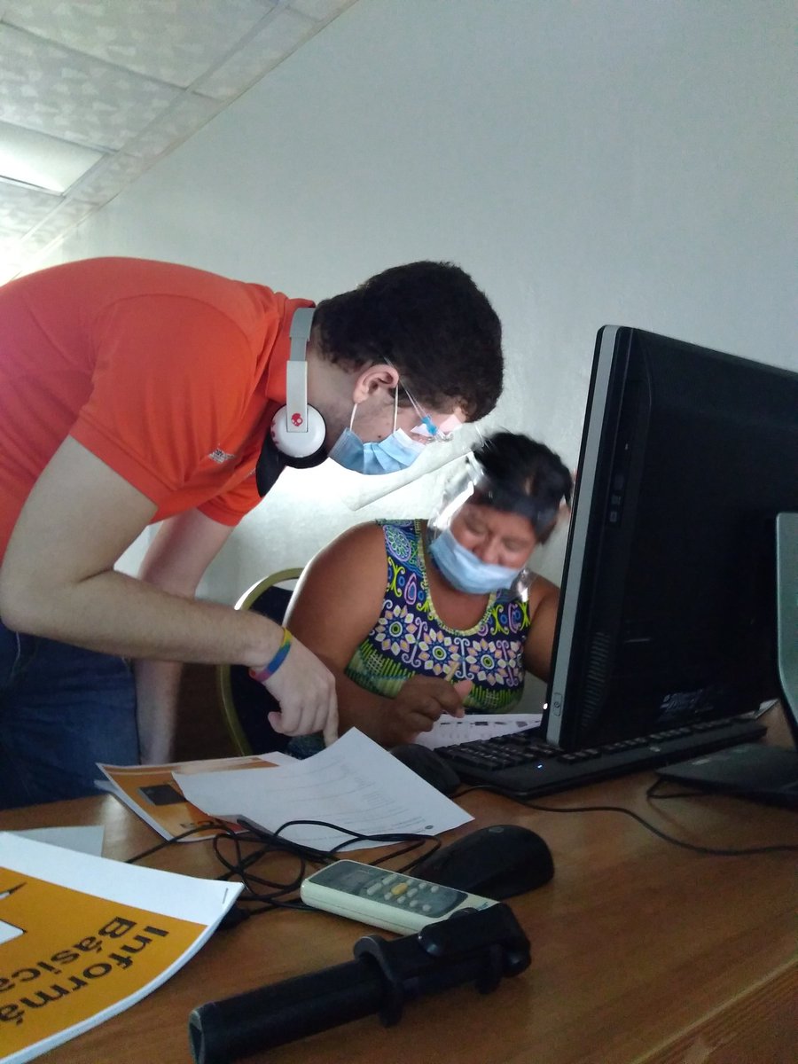 noraduin's tweet photo. Felicidad plena y absoluta es lo que pude sentir al participar en la última sesión del programa de alfabetización digital a líderes Emberá de comunidades del río Chagres de @ISocPanama.
Comprometidos ahora más que nunca con la implementación de una Red Comunitaria para ellos. https://t.co/OSLhnbVpRs