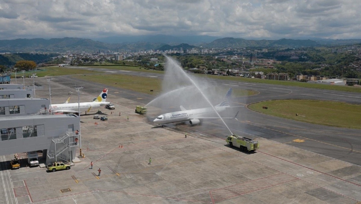 Aterrizó el primer vuelo internacional al Matecaña dlvr.it/Rksr0h
