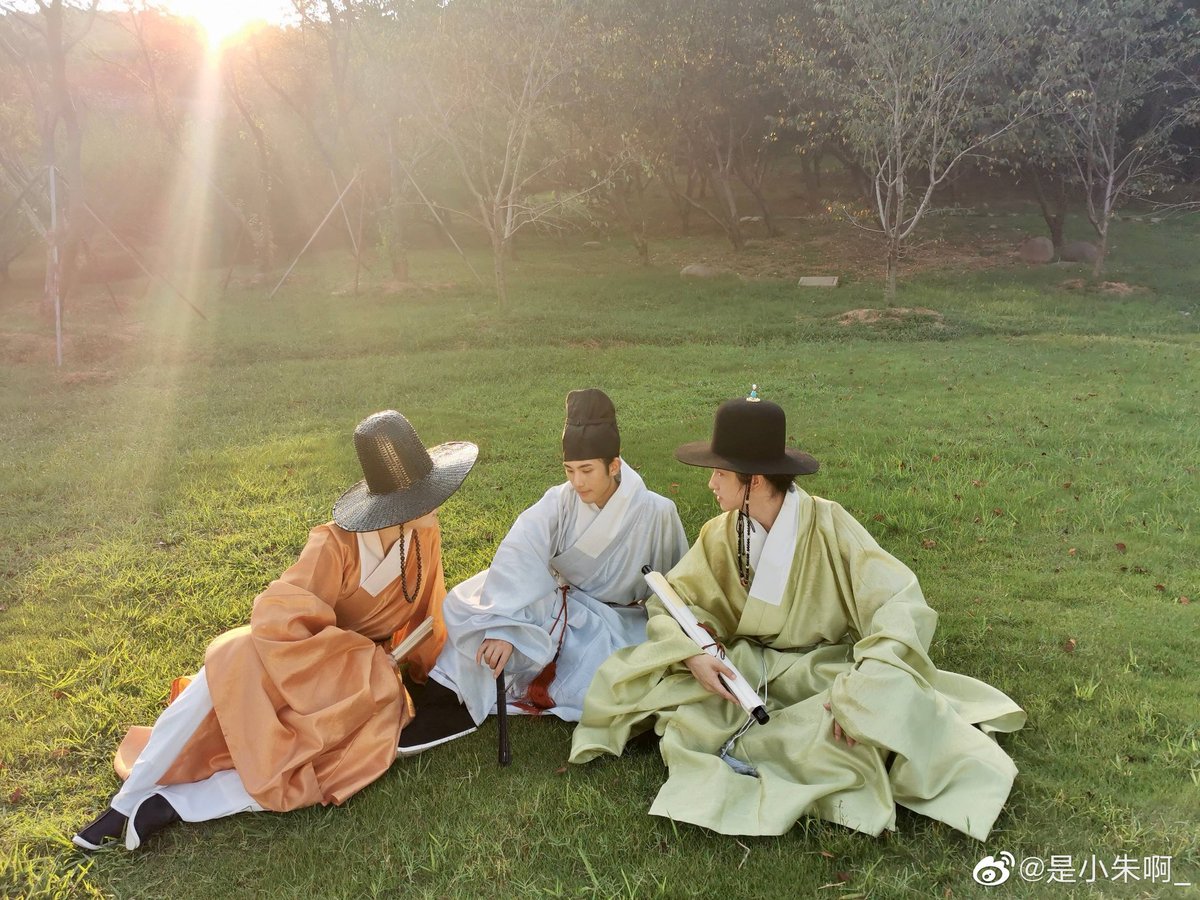 SHERRY_JUU's tweet photo. #hanfu_challenge
#汉服挑战 
#Chinese traditional costume
😉😉😉数一数有多少种帽子吧 https://t.co/lqZxUy7u84
