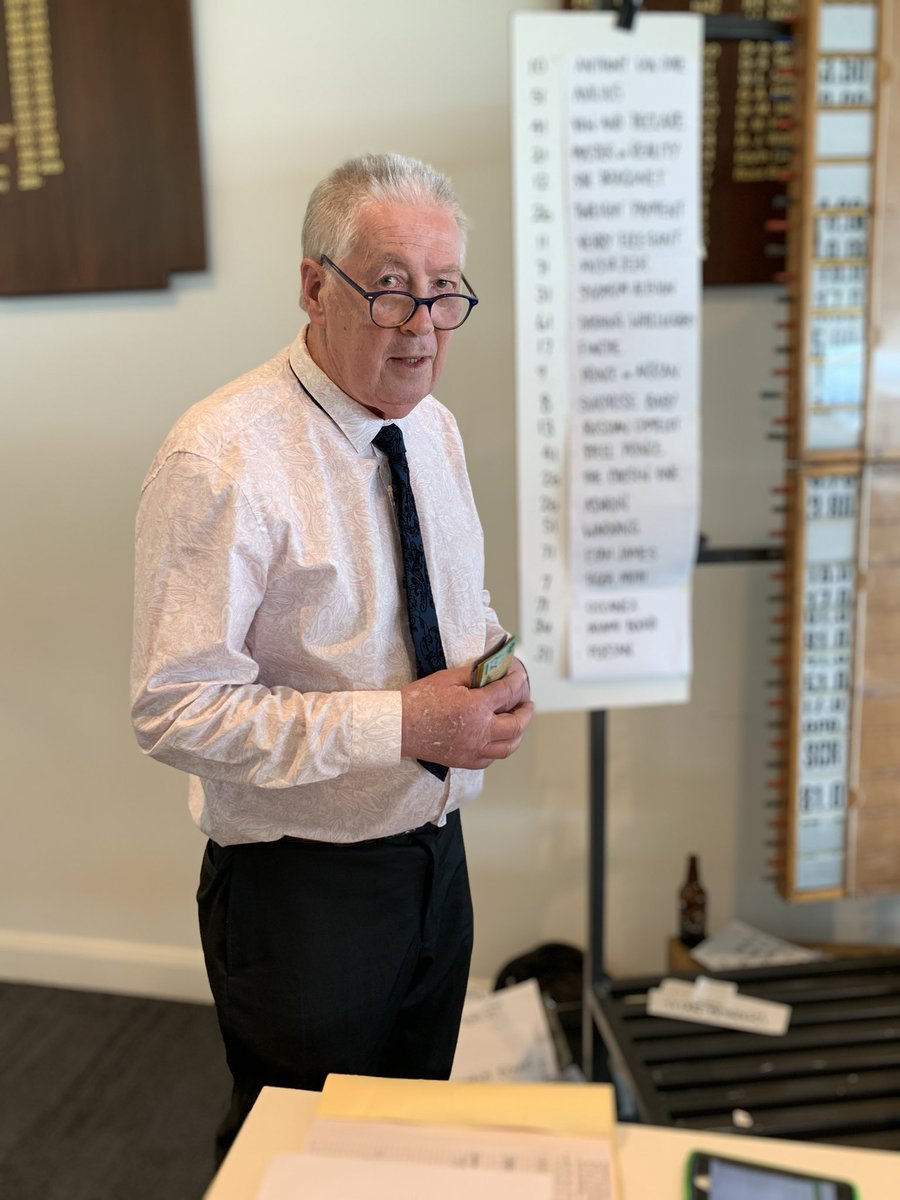 EdithBevin's tweet image. Howard Culph has been a racetrack bookkeeper for 40 years... he says today the luck is definitely with the little punters not the bookies ⁦@abchobart⁩