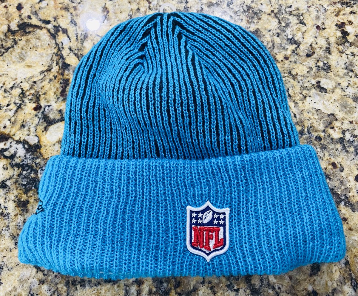 CBSportLocker's tweet photo. Find the perfect item for your favorite #NFL team at @CBSportLocker! With #throwback and current #NFLhats and #NFLjerseys to choose from, you can't go wrong when you use coupon code CBSportsLockerBacktoSchool and take 20% off at checkout! https://t.co/Co86EJu71F https://t.co/44JOgLDbt4