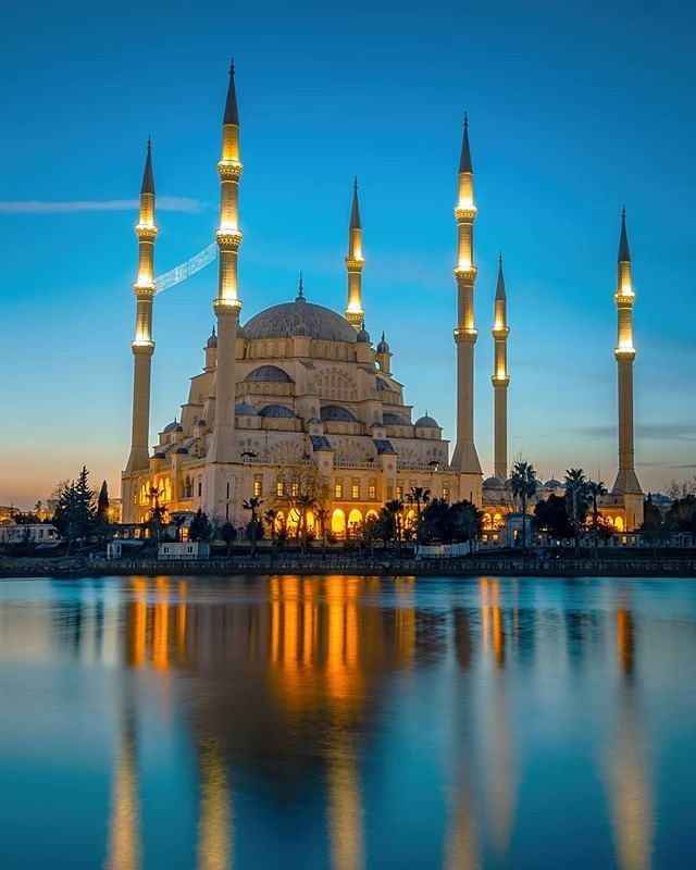 Sultanahmet, Istanbul, Turkey🇹🇷

#sultanahmet #istanbul #turkey #travel #epictouristspots #sultanahmetcamii #bluemosque #istanbulturkey #istanbultravel #turkeytime #travelblog #culturaltrip