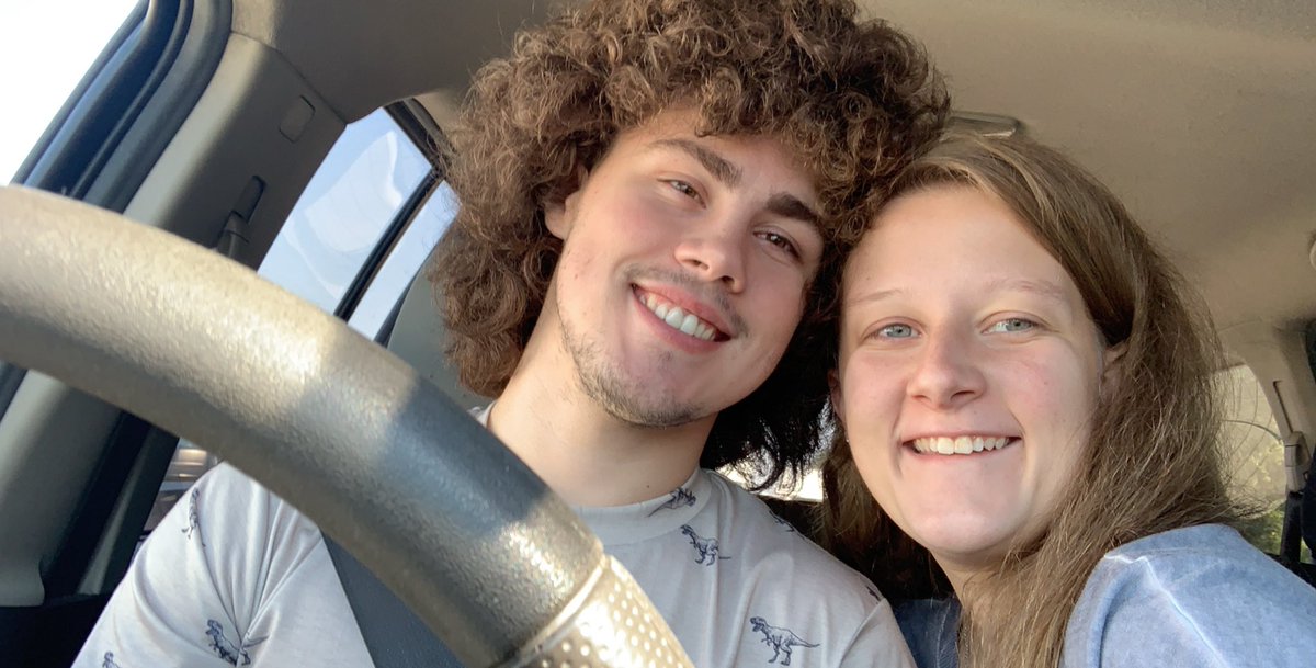 OOrtense's tweet photo. happy birthday to my mf best friend! i’m so blessed to call you mine. thank you for everything 🥺😚😚 https://t.co/3S3Rf0AELU