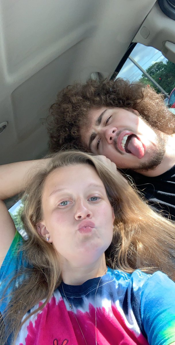 OOrtense's tweet photo. happy birthday to my mf best friend! i’m so blessed to call you mine. thank you for everything 🥺😚😚 https://t.co/3S3Rf0AELU