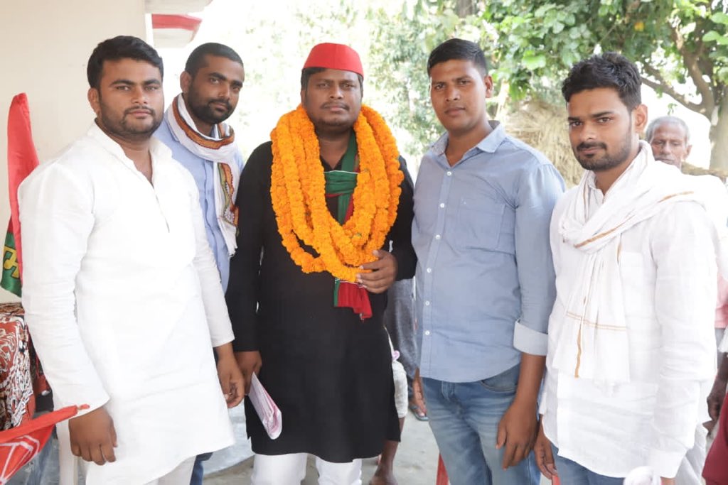 AbhishekA2Y's tweet photo. In 2022 all pandemics (Covid-19 and BJP) will go away..@yadavakhilesh 

अगस्त क्रान्ति पदयात्रा, ग़ाज़ीपुर। https://t.co/objoFvKmqw
