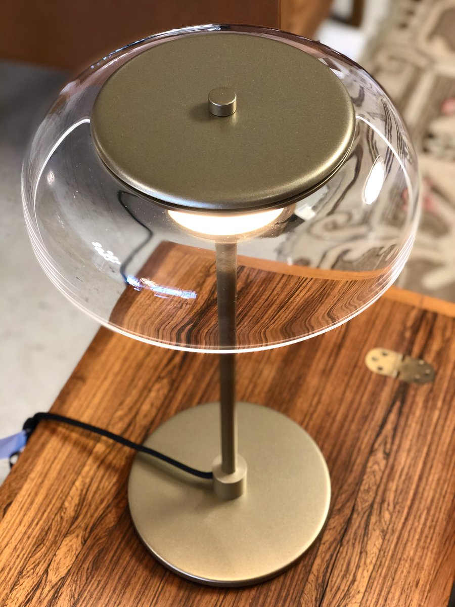 manks_hk's tweet photo. Blossi collection from Denmark with mouth-blown glass & latest LED technology. Available at https://t.co/BXYwuxA9Ta #Manks . #Furniture #Lighting #Designer #InteriorDesign #HomeDesign #HomeDecor #WorkFromHome #LivingRoom #ScandinavianDesign #Asia #HongKong #HK #HongKongers #HKers https://t.co/ZBtpLwx1Tp